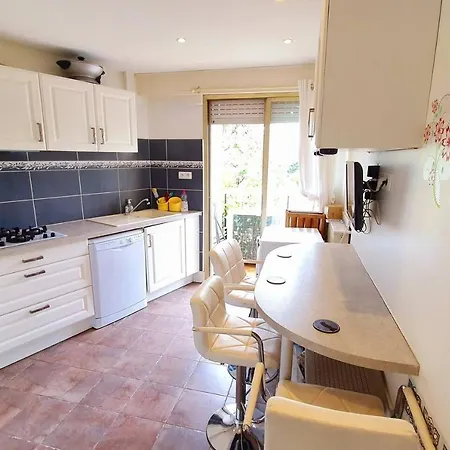 4p 100m², Centre-ville, Calme , Mer , Parking , Wifi Appartement Antibes