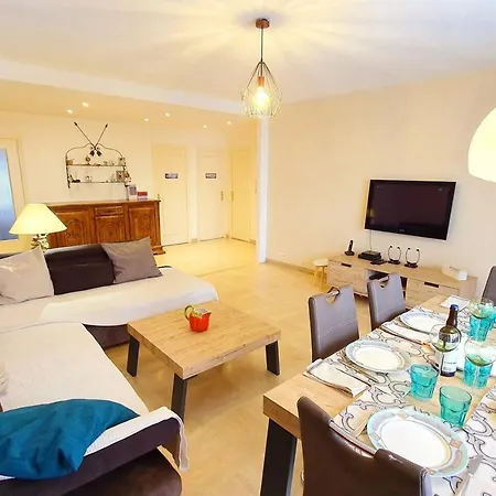 4p 100m², Centre-ville, Calme , Mer , Parking , Wifi * Antibes