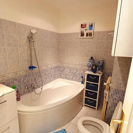 4p 100m², Centre-ville, Calme , Mer , Parking , Wifi