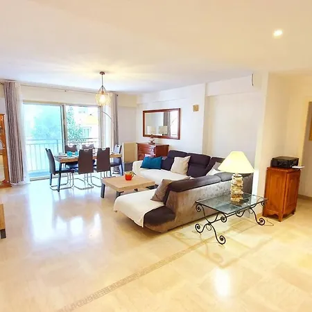 4p 100m², Centre-ville, Calme , Mer , Parking , Wifi