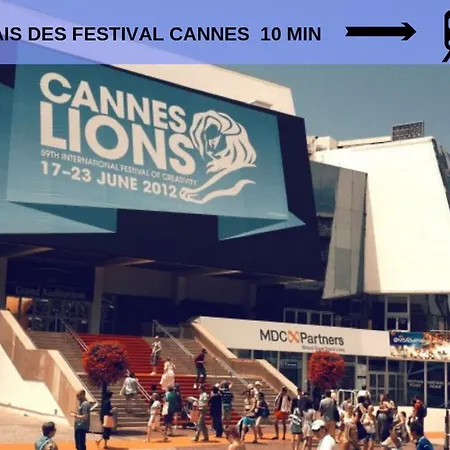 4p 100m², Centre-ville, Calme , Mer , Parking , Wifi Antibes
