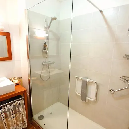 4p 100m², Centre-ville, Calme , Mer , Parking , Wifi * Antibes